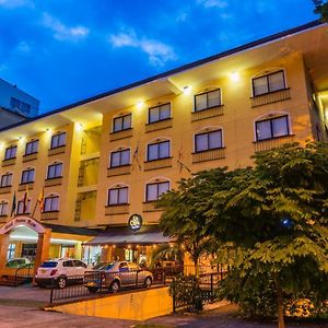 Hotel Pinares Plaza